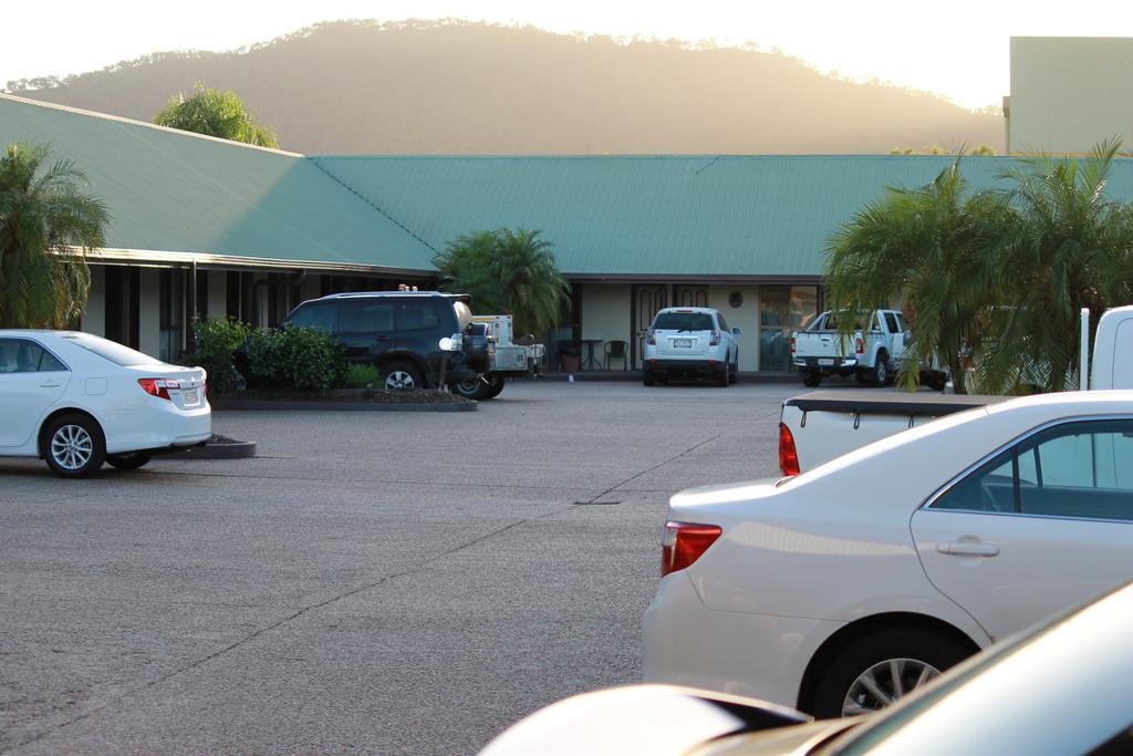 Glenmore Palms Motel Rockhampton Buitenkant foto
